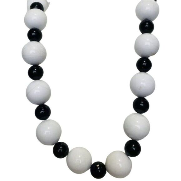 Vintage Crackled Black & White Large And Small Beaded Chunky Summer Necklace - Picture 1 of 5